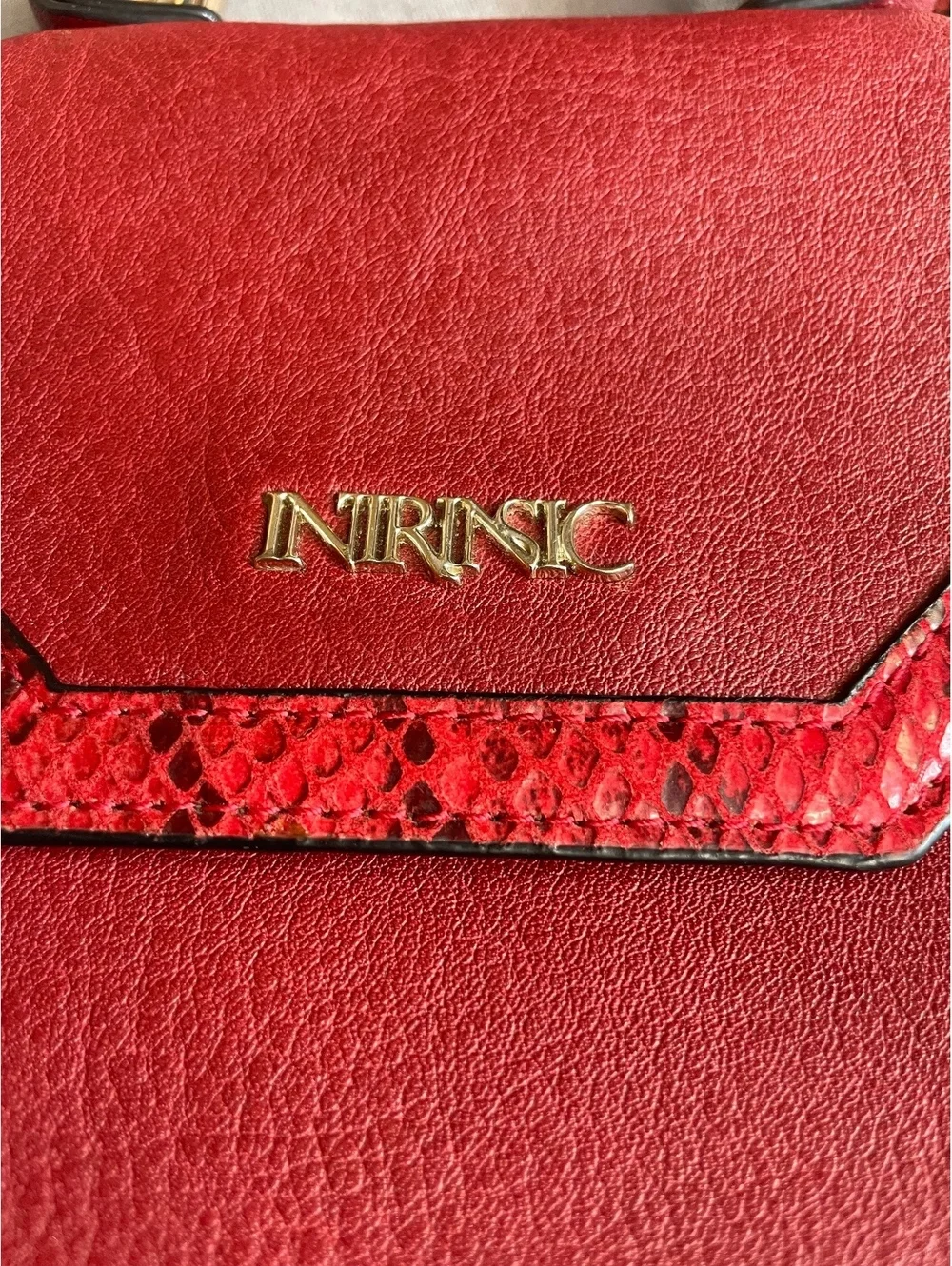 N/A intrinsic red
